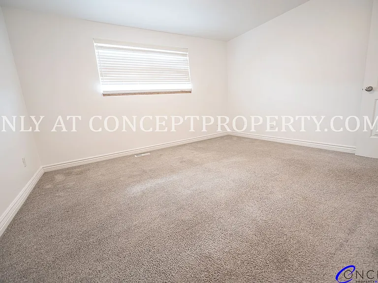 466 E Woodland Ave — Photo 56