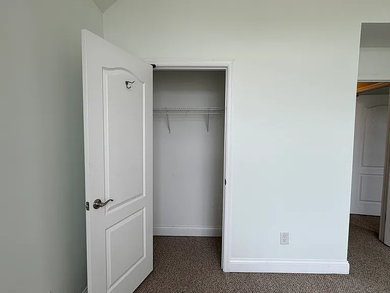 5685 Hyacinth Ln — Photo 18