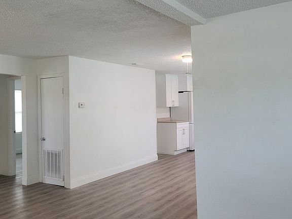 4th image of 3890 46th Ave N