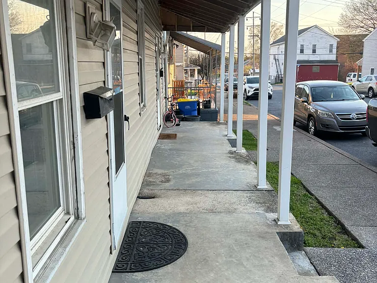 340 Lawrence St — Photo 13