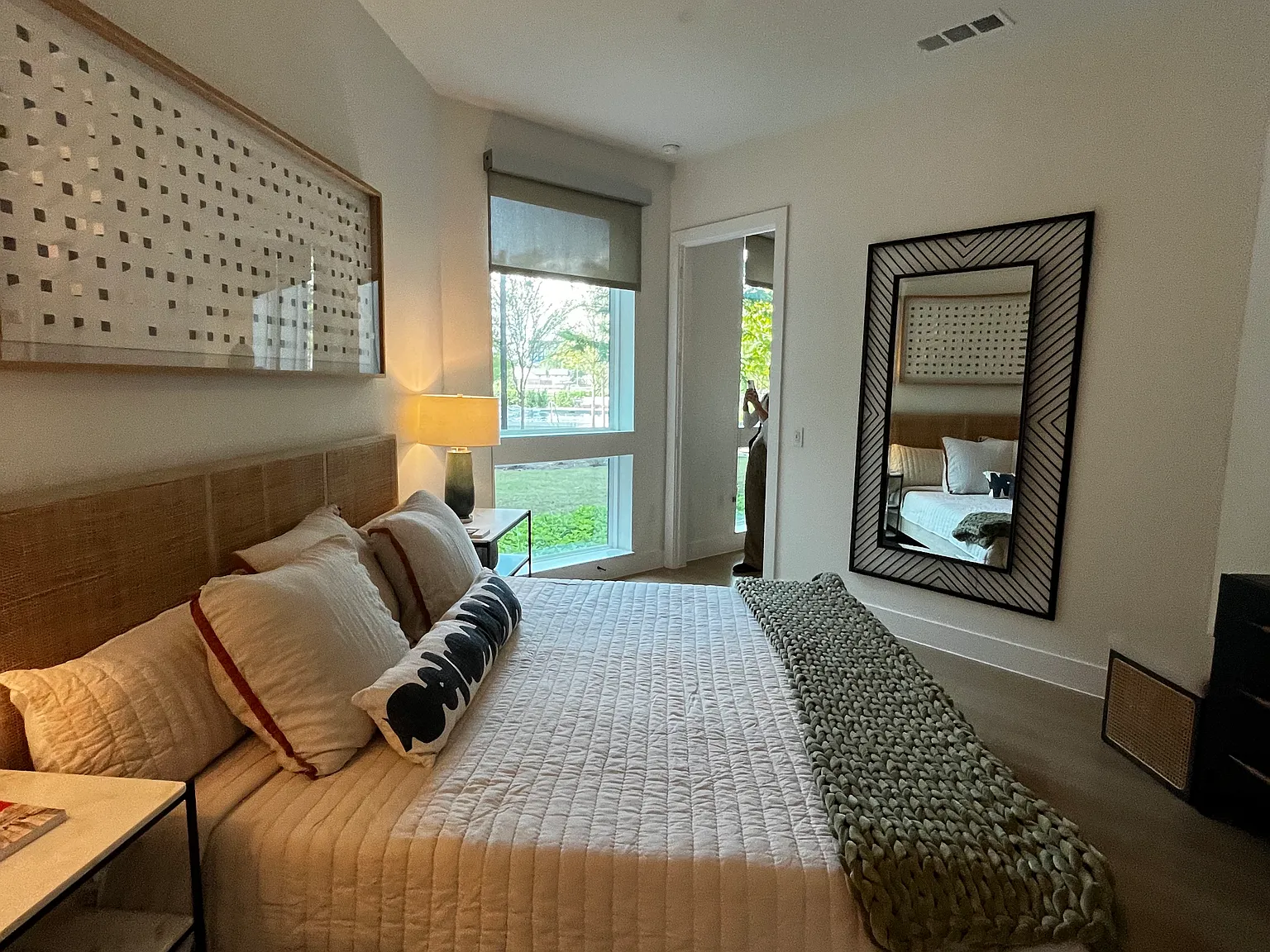 1 bed, 691 sqft, $1,809 — Photo 3