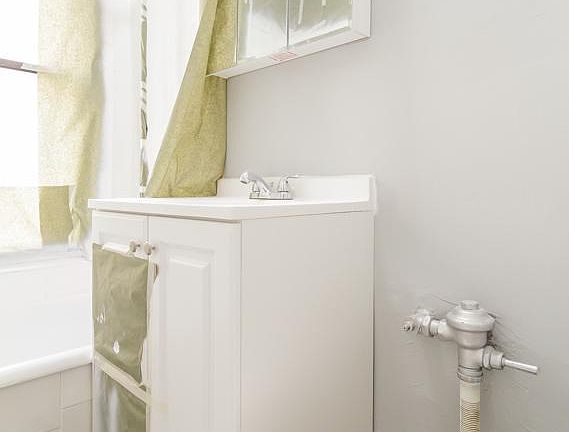 4th image of 4600 N Beacon St #46022A