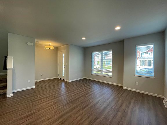 3rd image of 2555 Spark St