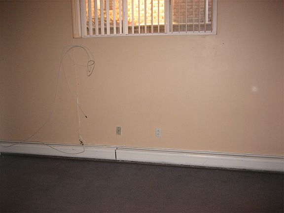 3rd image of 753 Rossville Ave