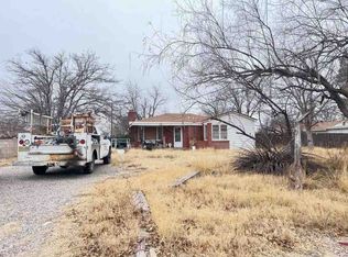 211 E Country Club Rd, Roswell, NM 88201