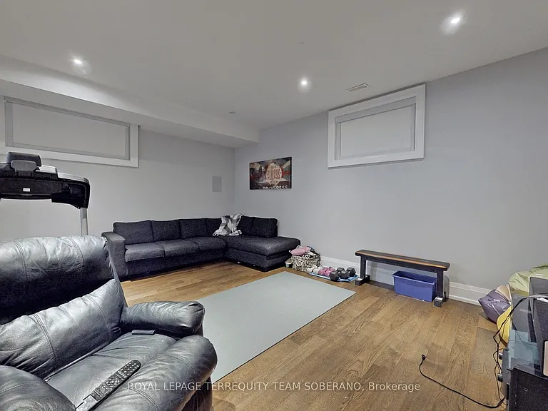17 Southgate Ave — Photo 35