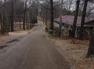 202 Hillcrest Rd, Eureka Springs, AR 72631