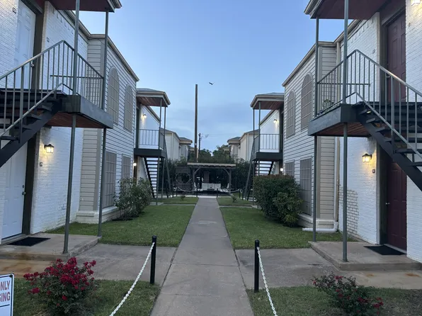 2508 W Hickory St APT 30, Denton, TX 76201