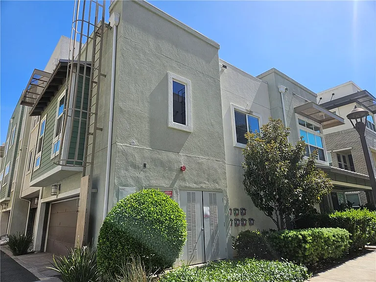 7011 Oregon St — Photo 2
