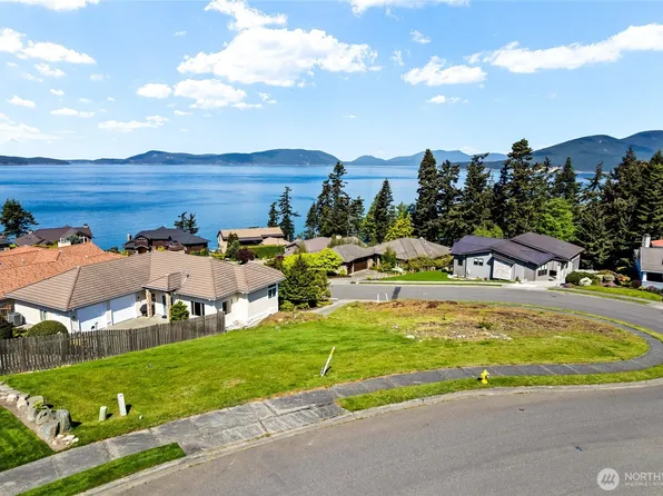 2414 Washington Court, Anacortes, WA 98221