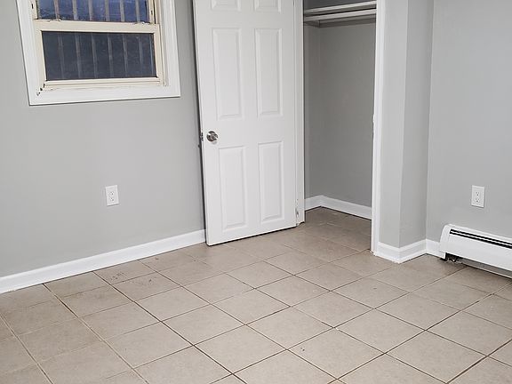 3rd image of 599 Bramhall Ave #Basement