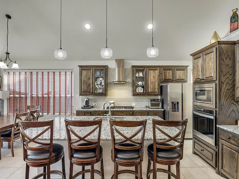 5520 Palisades Dr — Photo 30