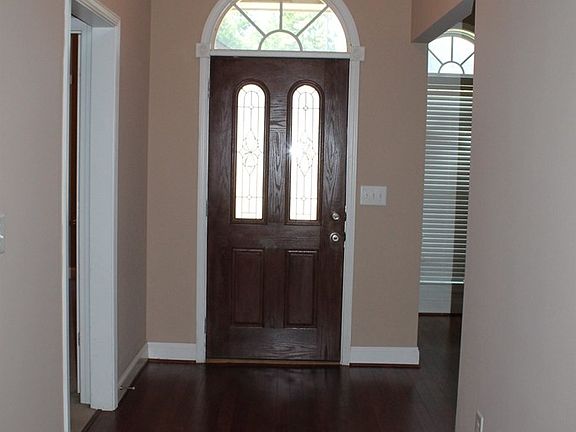 3rd image of 71 Lee Road 504