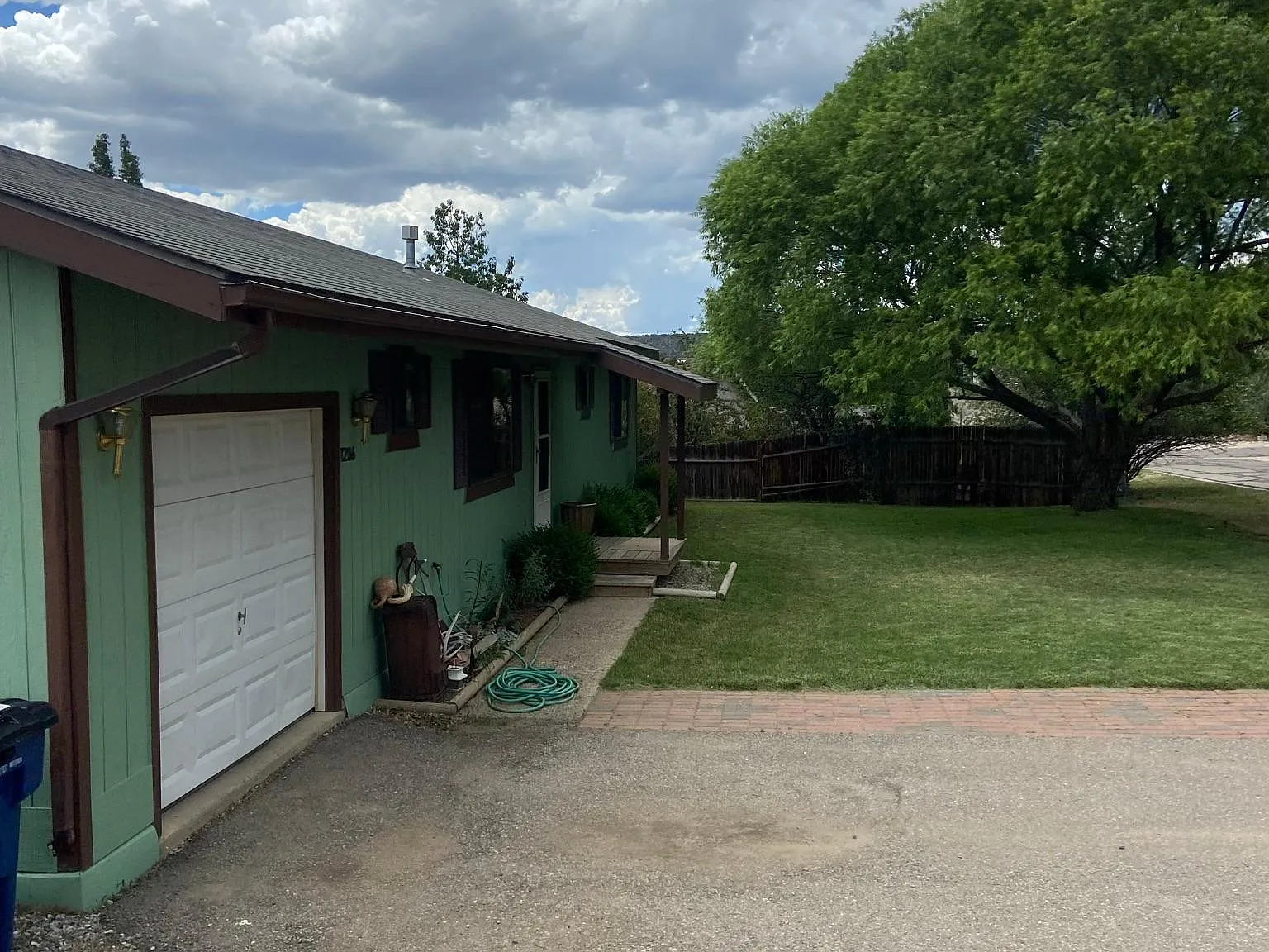 1206 Mesquite St NE — Photo 2