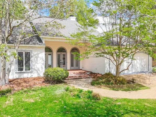 712 Oak Trl, Canton, MS 39046