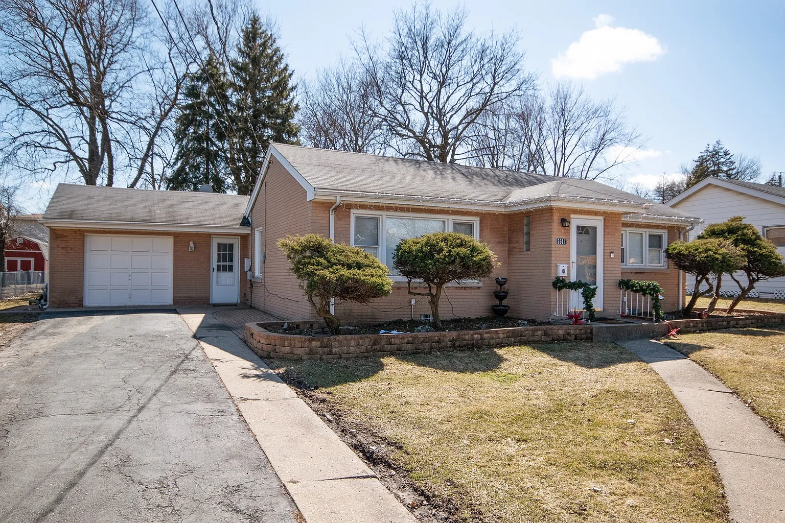 5641 Bohlander Ave photo 1