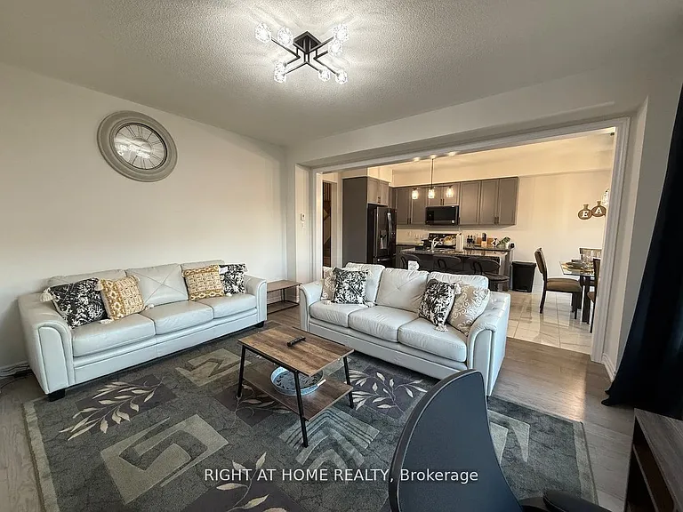 28 Federica Cres — Photo 10