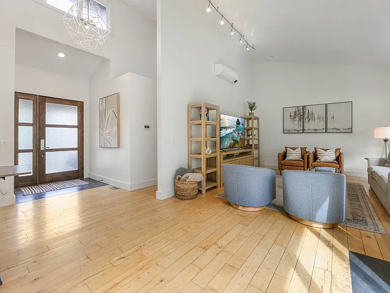 4445 Hidden Cove Rd — Photo 11