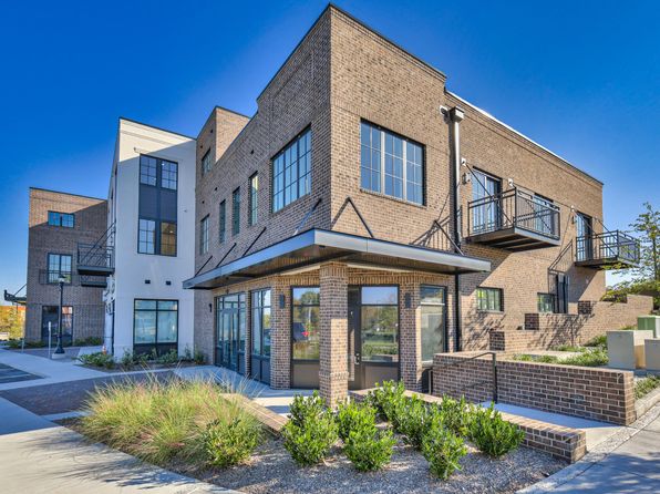 1025 Southwalk Dr #204