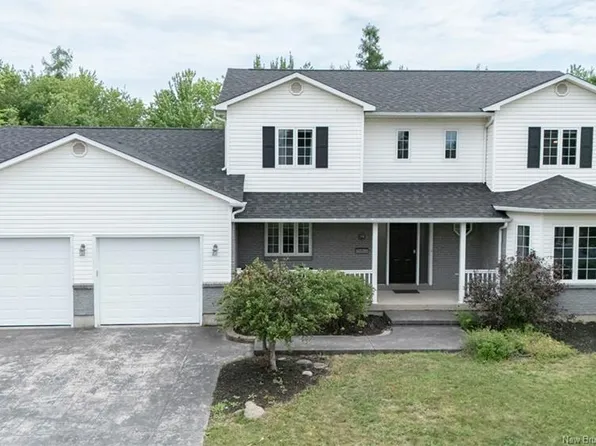 19 Howe Cres, Oromocto, NB E2V 2S1