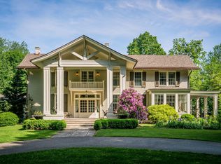 2125 Cave Spring Pl, Anchorage, KY 40223