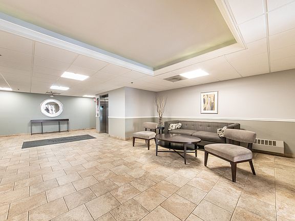 3rd image of 555 S River Rd APT 607