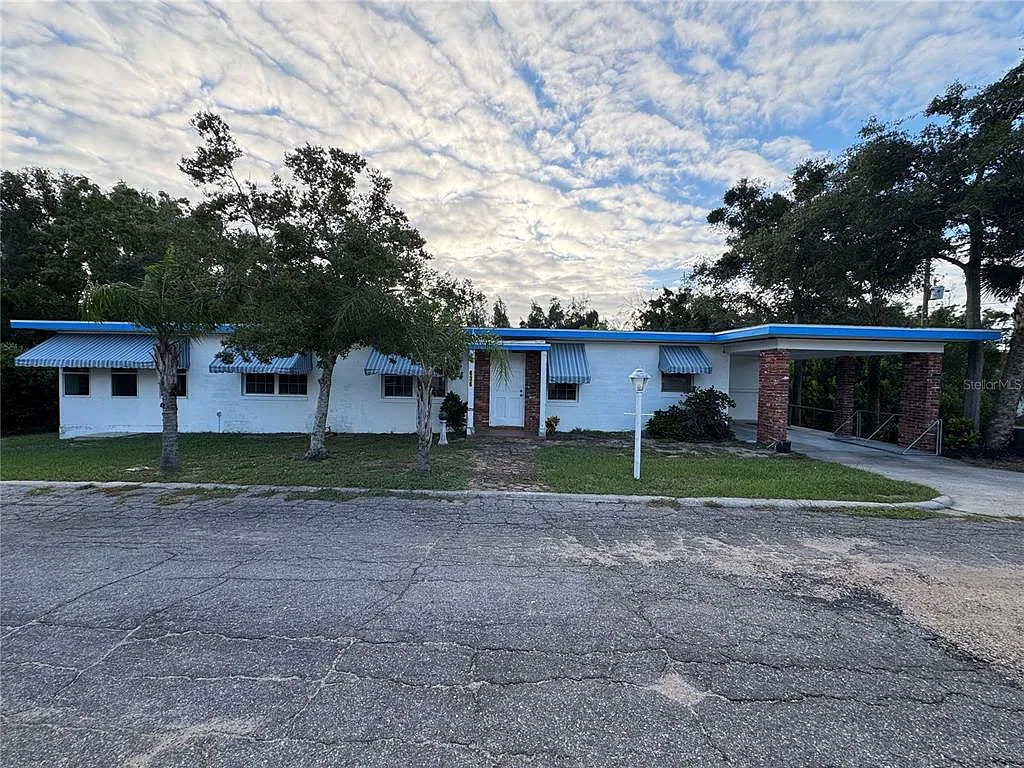 3 bed, 2.0 bath, 1348 sqft, $1,695 — Photo 3