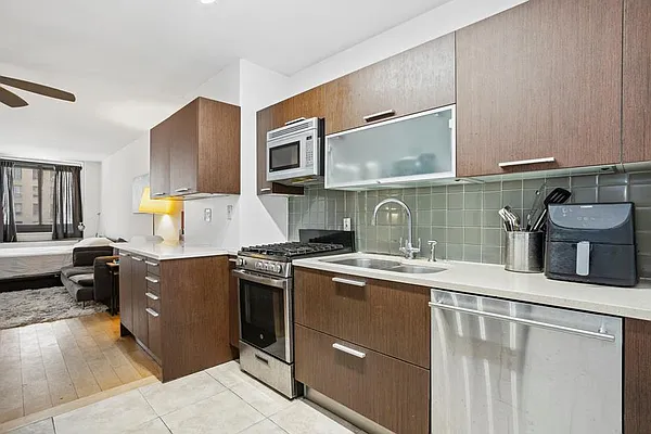 Rented by Douglas Elliman | media 6