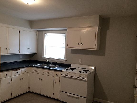 Kitchen - full size appliances