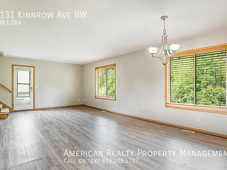 2131 Kinnrow Ave NW — Photo 5