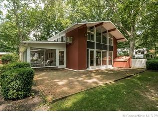 828 Dentree Dr, Orange, CT 06477