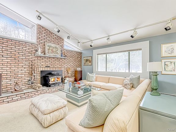 4th image of 49 Camp Hill Road