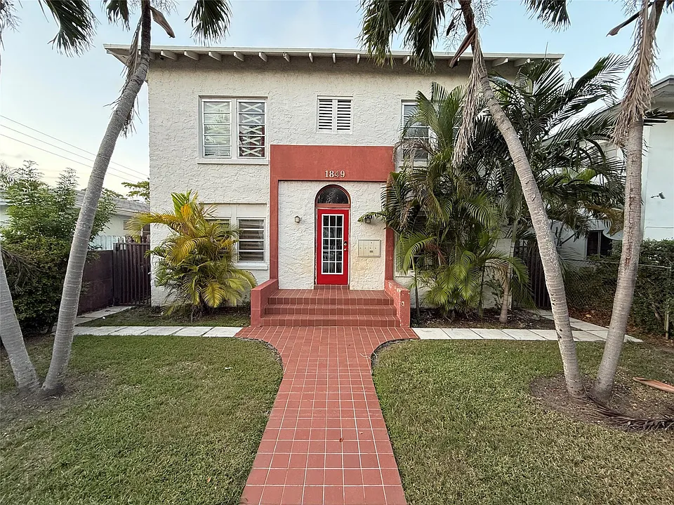 1849 Dewey St #2