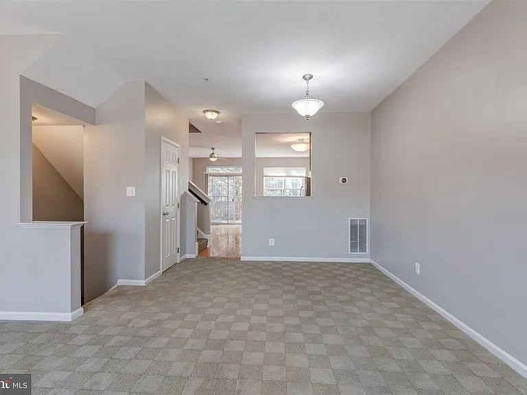 5140 Donovan Dr — Photo 11