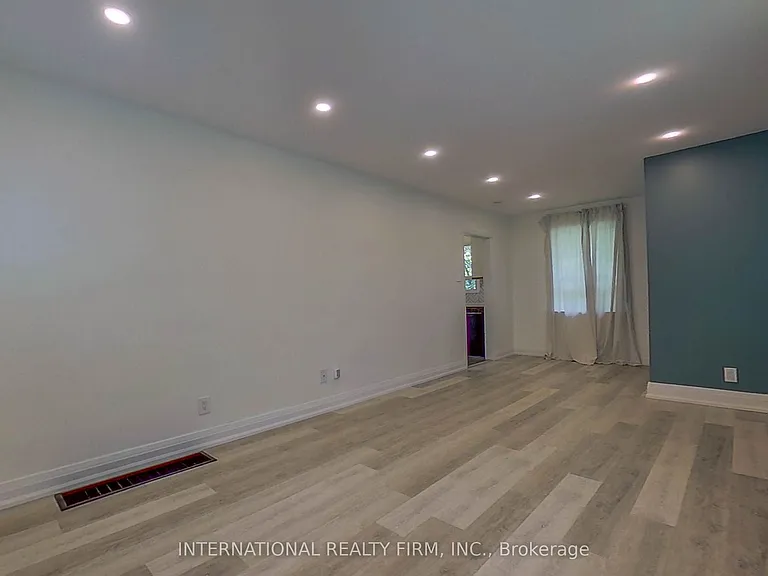 85 Churchill Ave — Photo 6