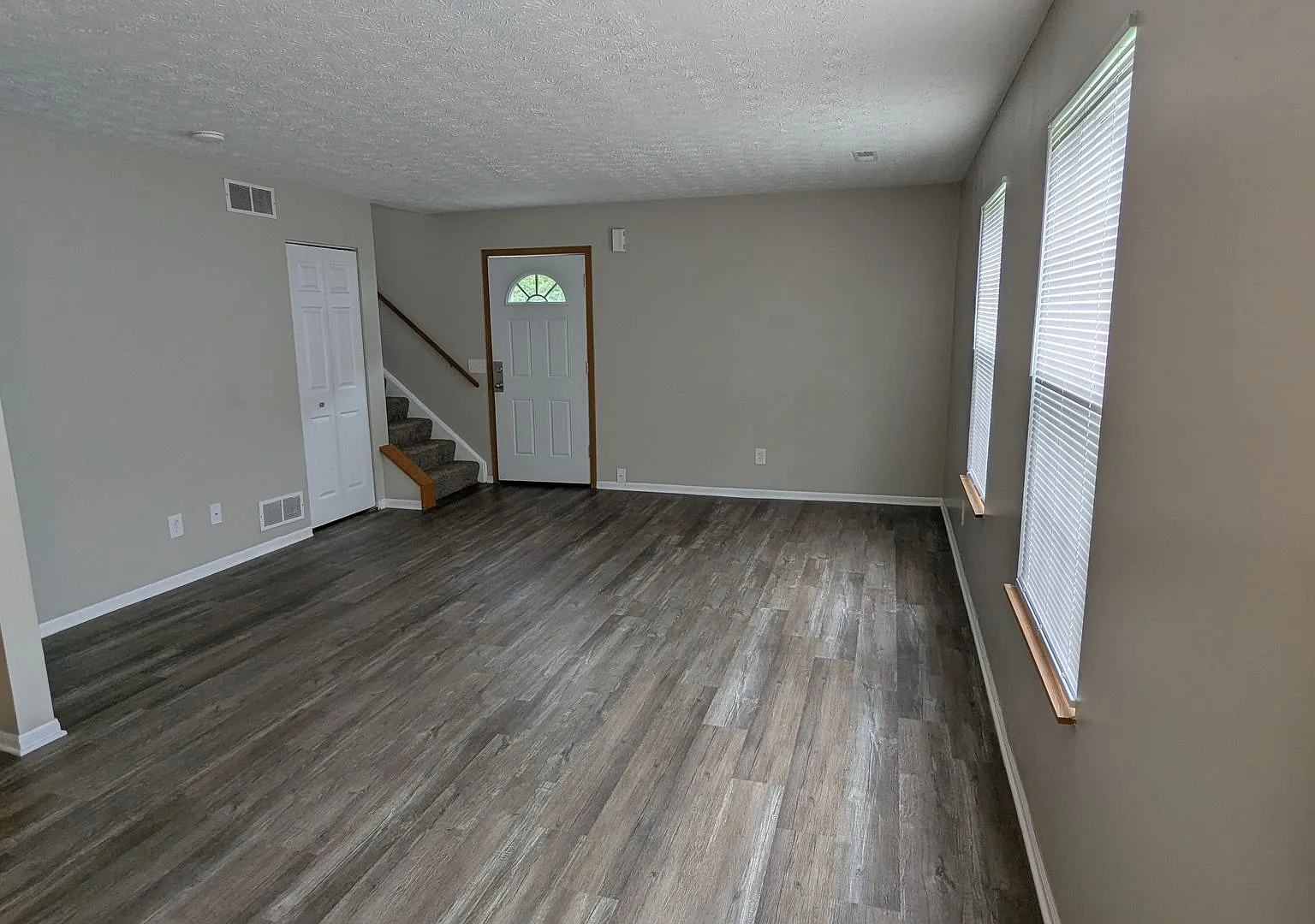 MN Cedar Village (873) — Photo 3
