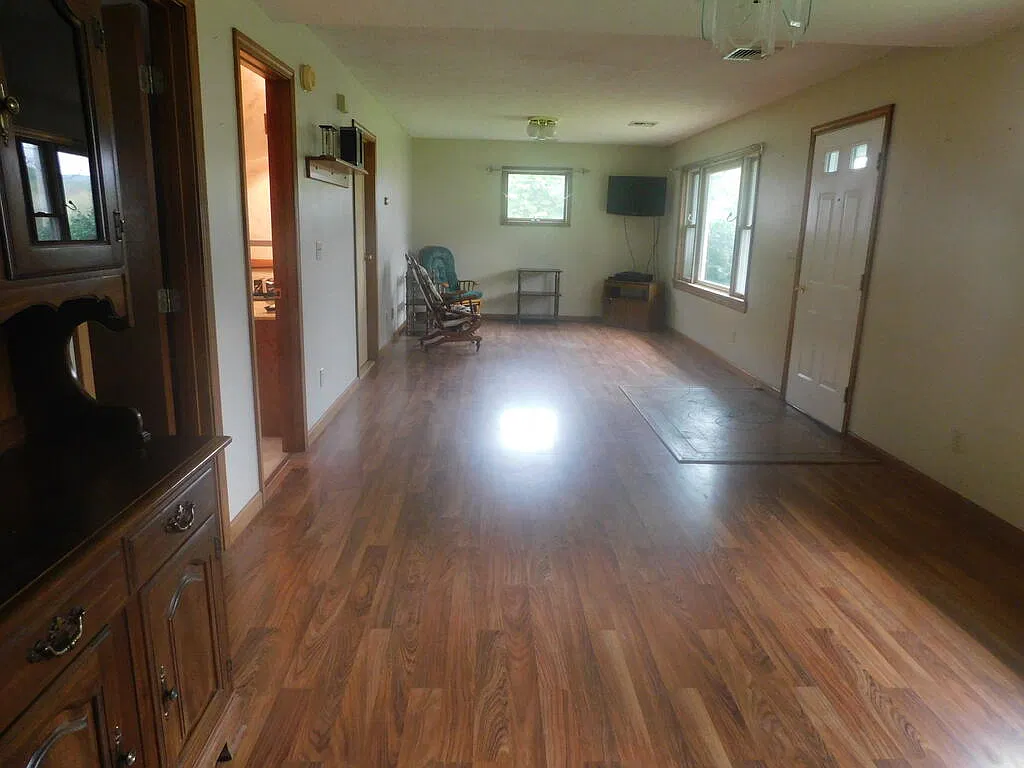 4 bed, 2.0 bath, 2000 sqft, $2,500 — Photo 4