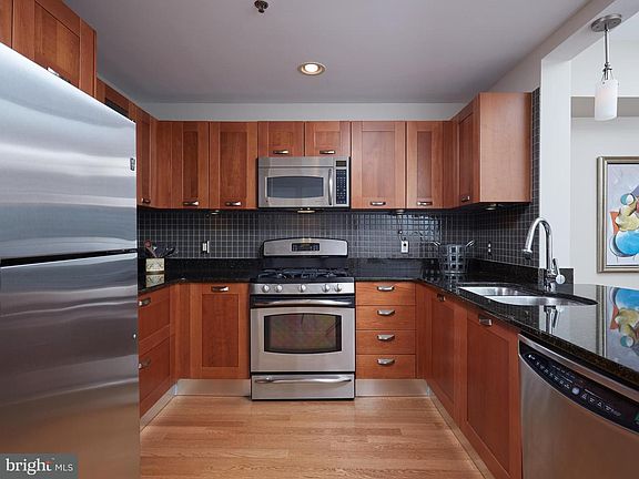 3rd image of 5750 Bou Ave Unit 913