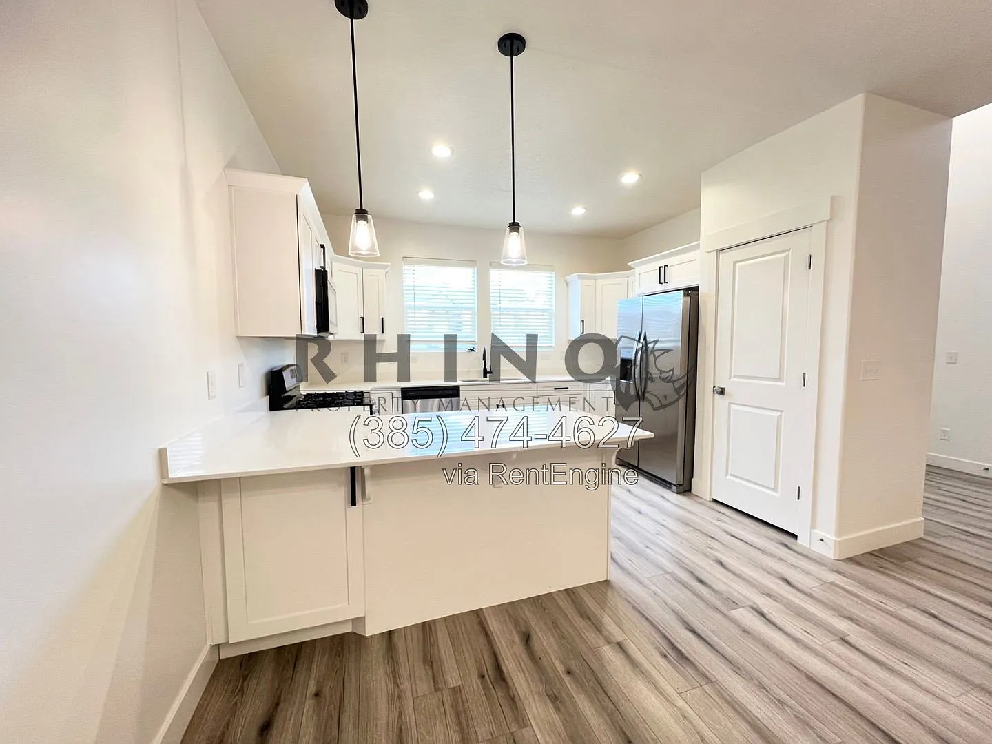 3 bed, 2.5 bath, 2402 sqft, $2,199 — Photo 2