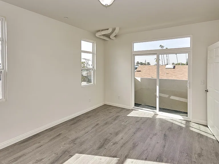407 N Ardmore Ave #203 — Photo 10
