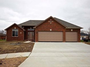 20351 Paddock Ct, Macomb, MI 48042