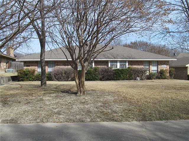 1st image of 352 Park Brook Dr