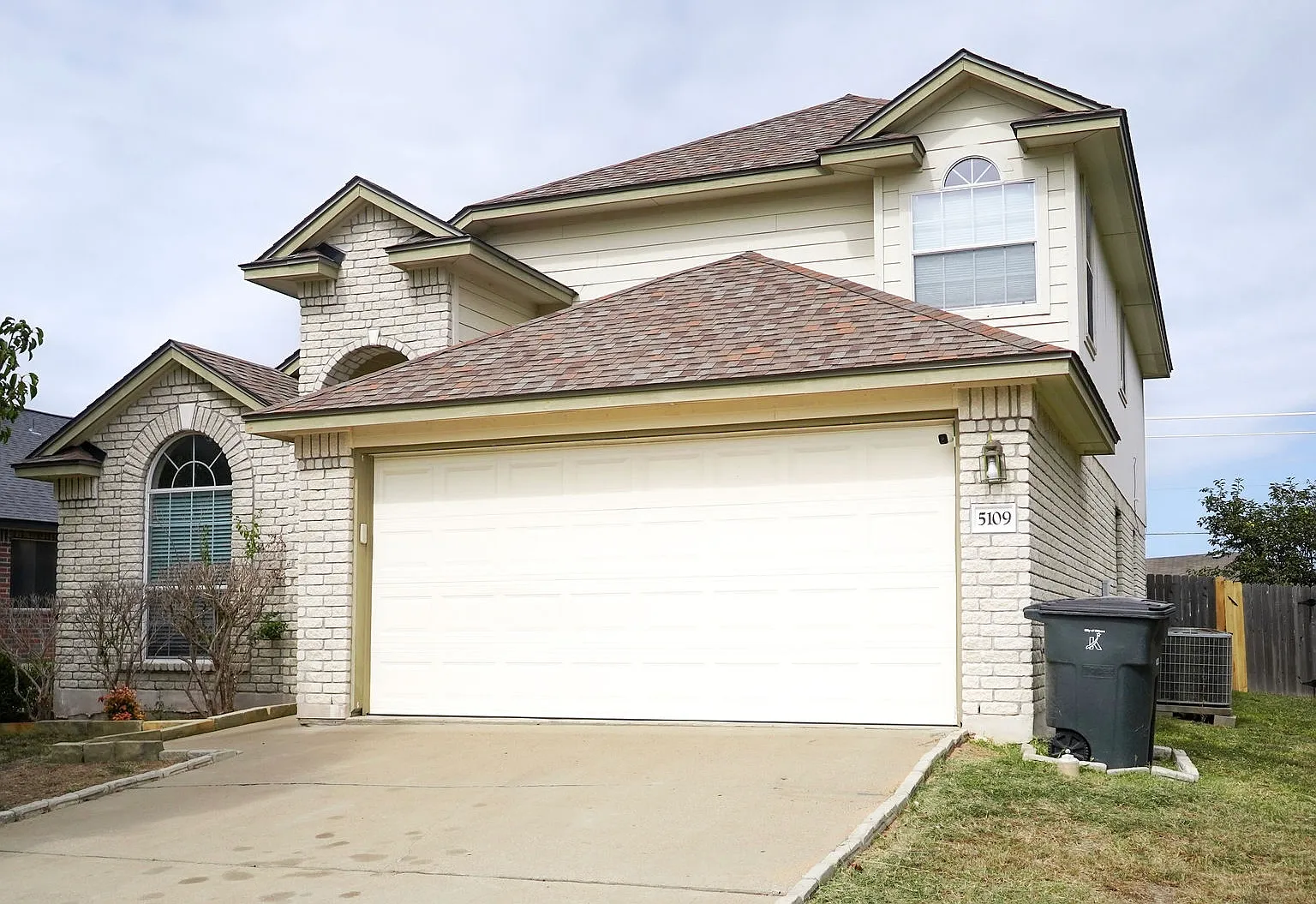 5109 Sydney Harbour Ct — Photo 1