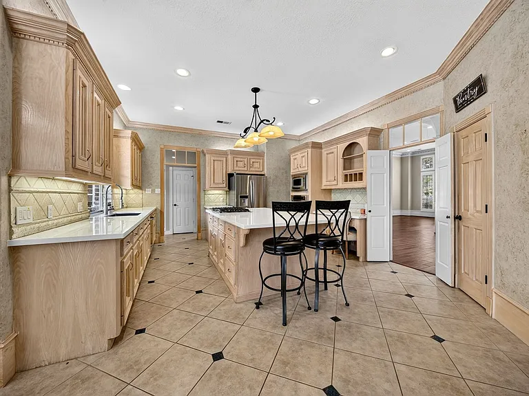 16410 Emilia Ct — Photo 11