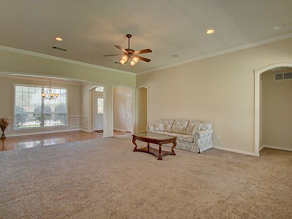 5th image of 8100 Silver Spur Dr