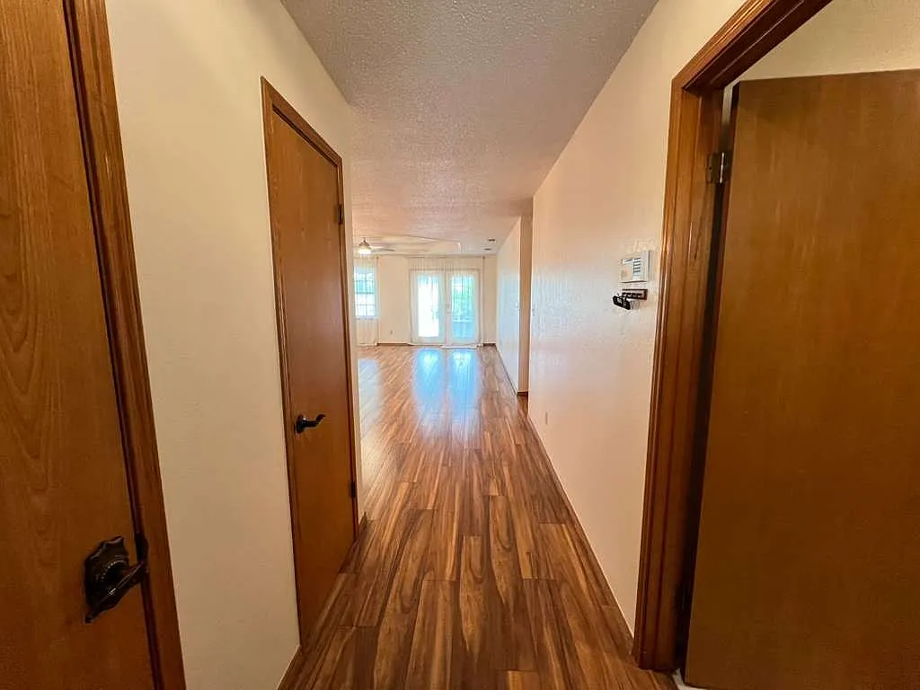 812 Santa Anna Drive - 1 — Photo 2