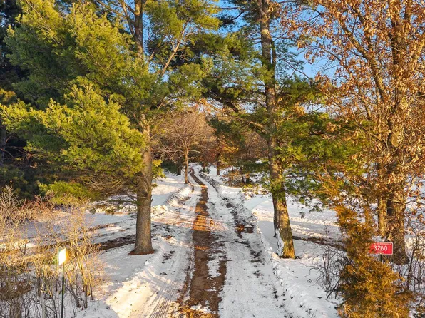 3258 8th Ave, Wisconsin Dells, WI 53965