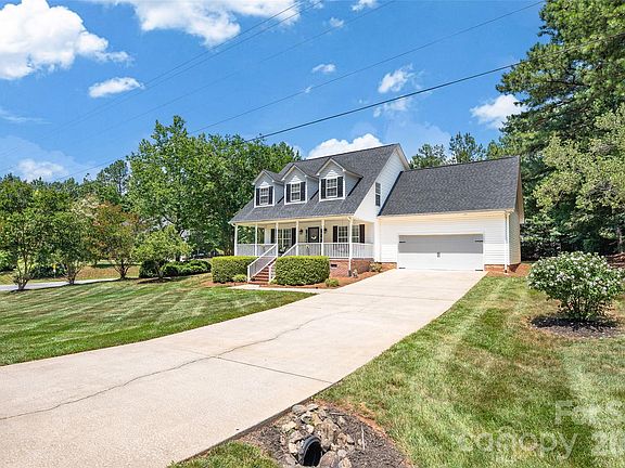 3rd image of 3549 Beatty Rd