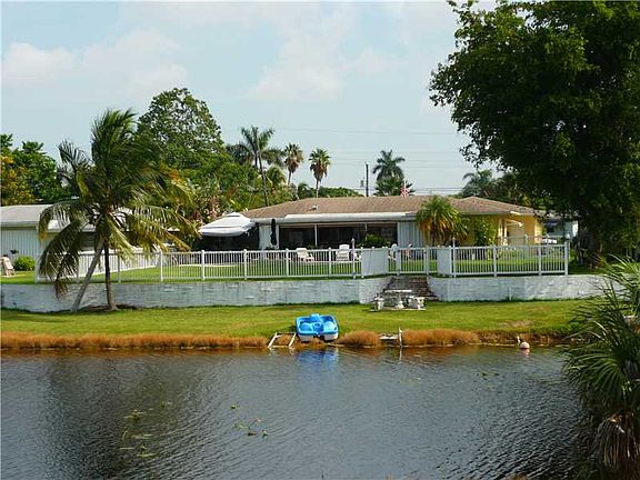 2nd image of 6298 Lakeshore Dr