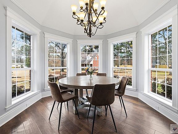 2nd image of 1 Country Rd